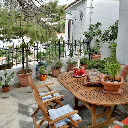 Grandmas Guest House هيدرا المظهر الخارجي الصورة