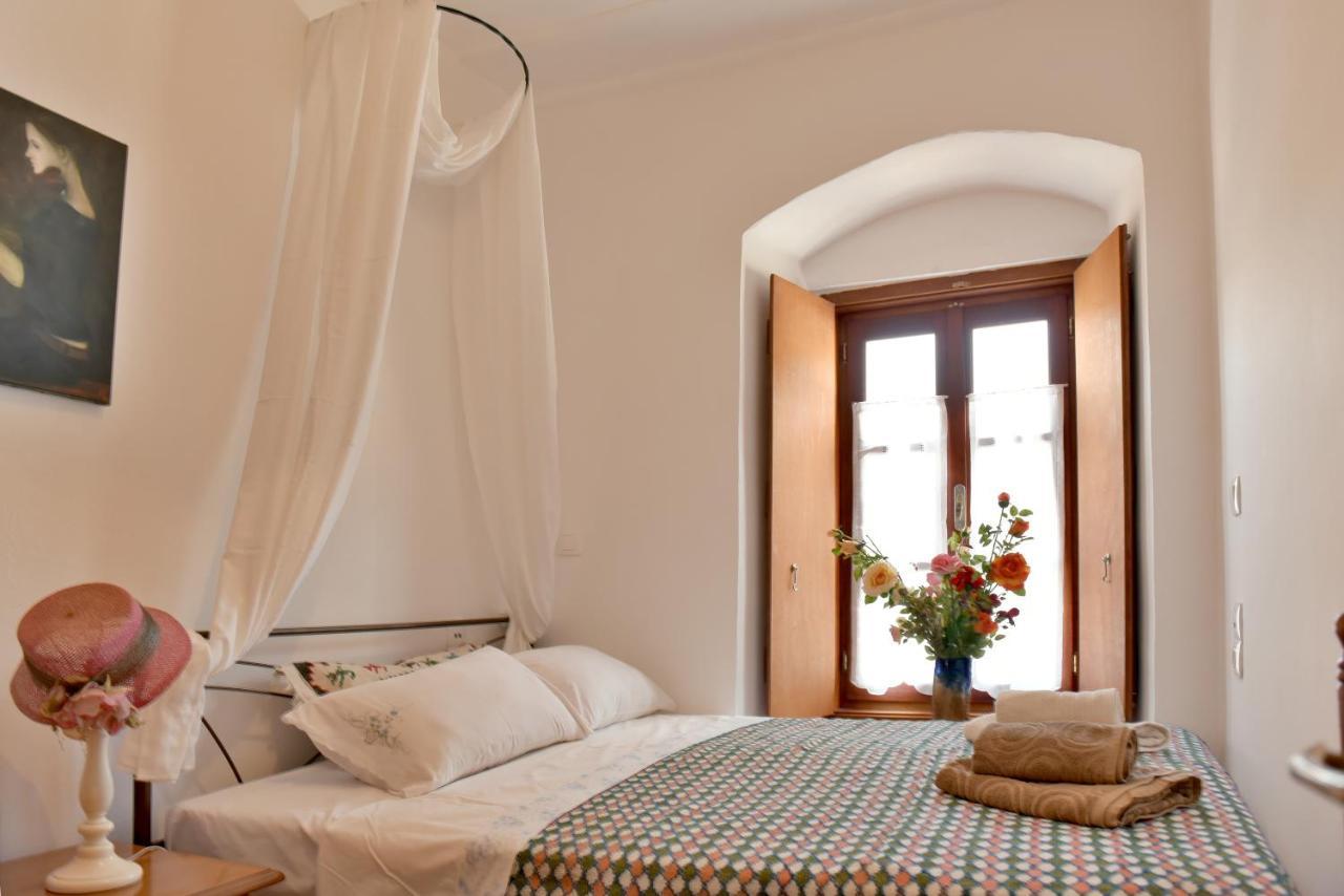 Grandmas Guest House هيدرا المظهر الخارجي الصورة