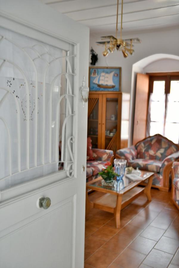 Grandmas Guest House هيدرا المظهر الخارجي الصورة