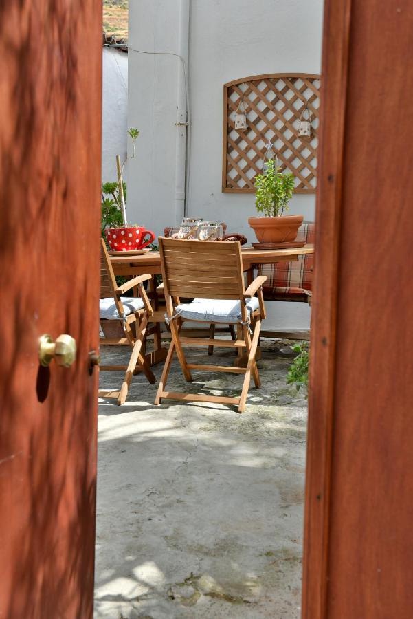 Grandmas Guest House هيدرا المظهر الخارجي الصورة