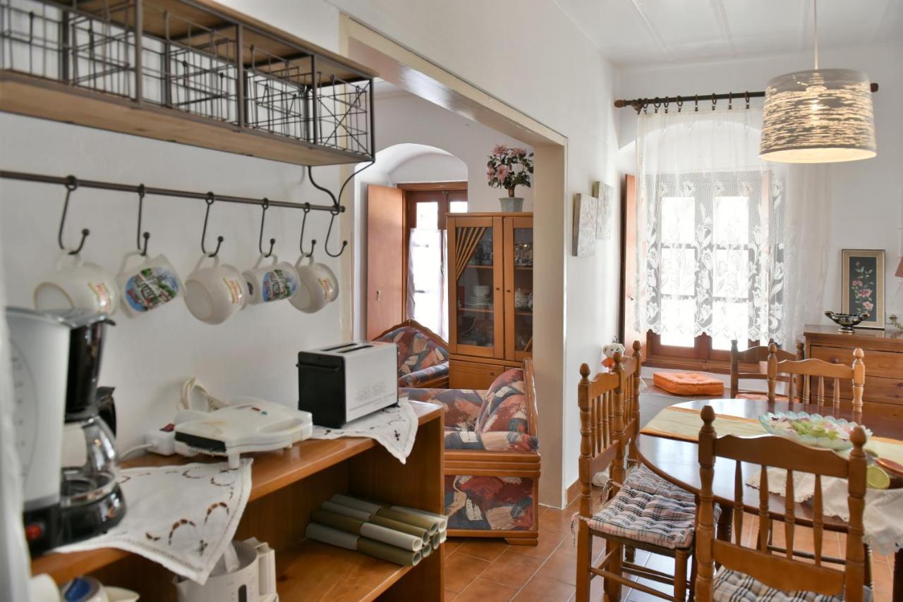 Grandmas Guest House هيدرا المظهر الخارجي الصورة