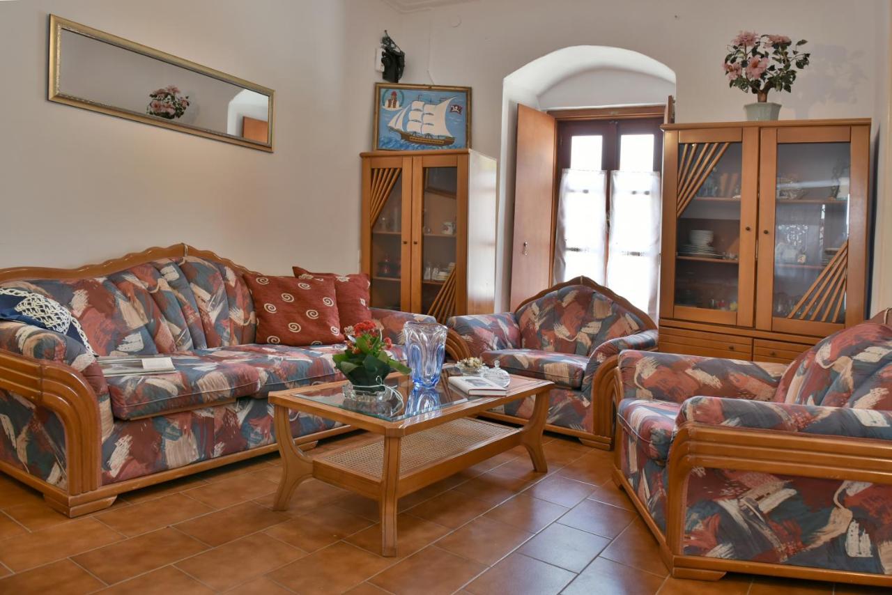 Grandmas Guest House هيدرا المظهر الخارجي الصورة